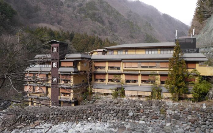 Este hotel funciona desde hace 1.300 años, es el más antiguo del mundo y se encuentra en Japón