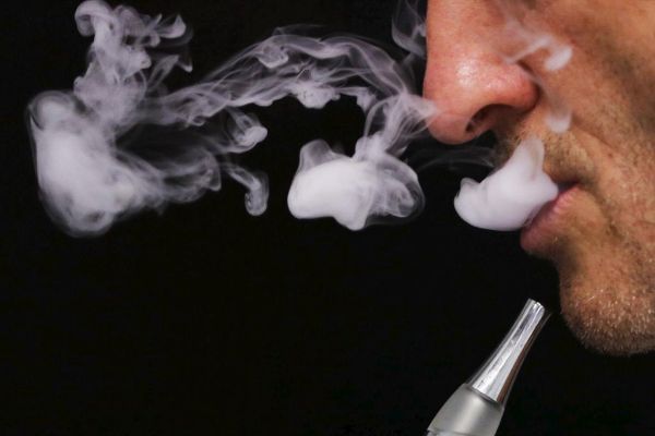 Los cigarrillos electrónicos disparan el riesgo de sufrir enfermedades pulmonares crónicas 